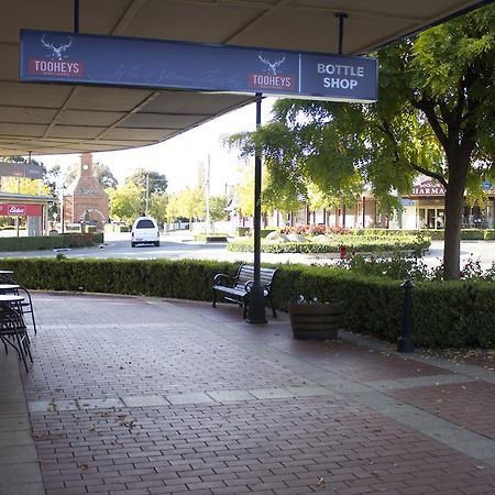 Court House Hotel Boorowa Eksteriør billede