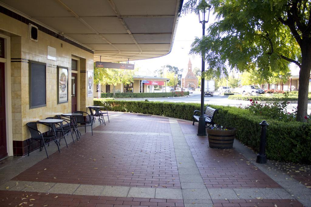 Court House Hotel Boorowa Eksteriør billede